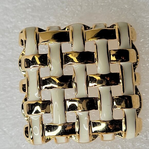 Braided White and Gold Square Earrings - Picture 4 of 7